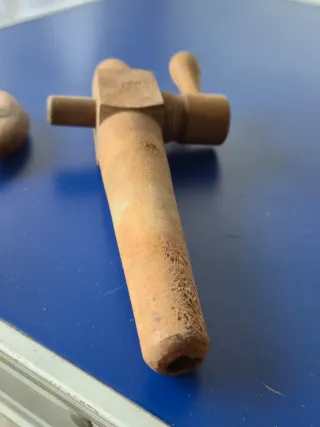 Rubinetto per botti e cavatappi vintage