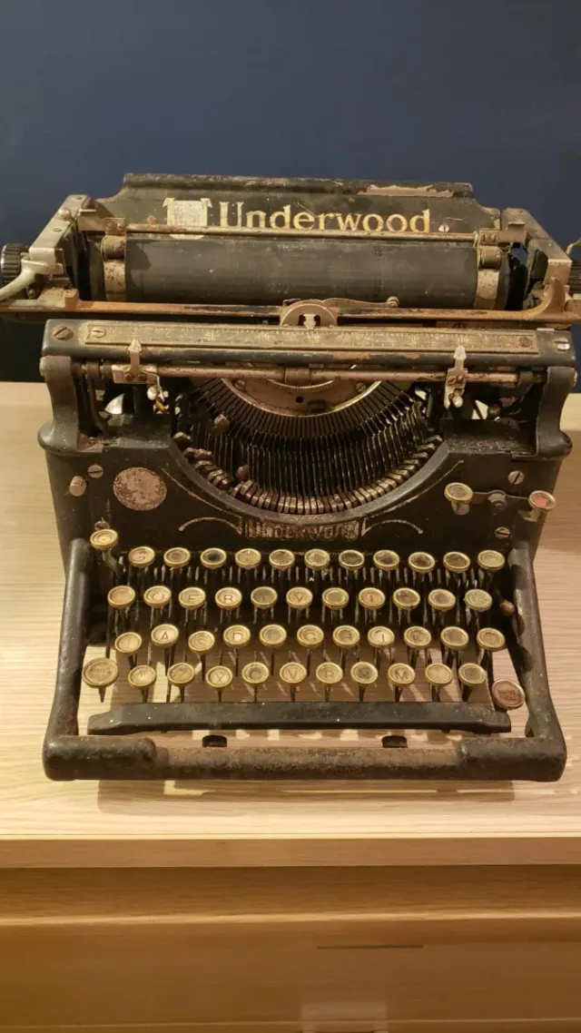 Máquina de escribir Underwood antigua