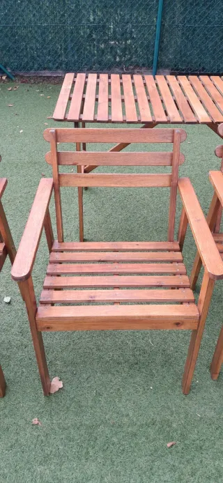 Mesa de jardín Ikea, 4 sillas y cojines