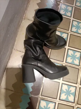 Botas negras, son bonitas y además muy cómodas