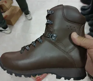 Botas de montaña Gore-Tex Marrones