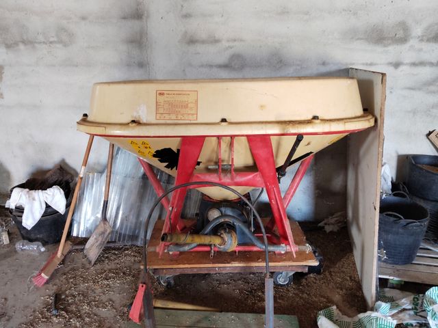 Abonadora Vicon Pendular 1000 kg