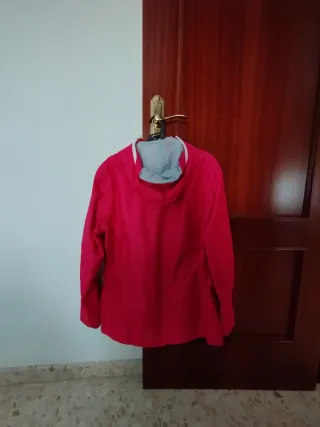 Cortavientos rosa con cremallera