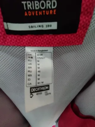 Cortavientos rosa con cremallera