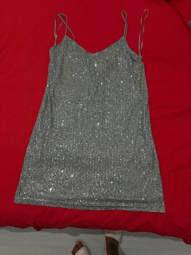 Vestido plateado lentejuelas tirantes