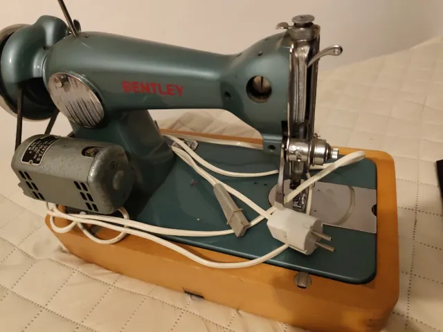 Máquina de coser Bentley vintage