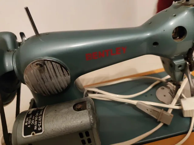 Máquina de coser Bentley vintage