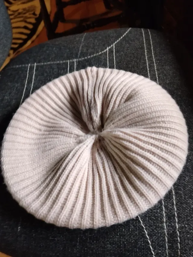 Boina de punto beige