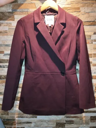 CONJUNTO Traje y pantalón COS (color granate)