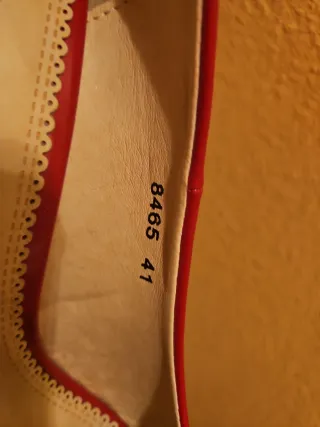 Zapatos de tacón rojos para mujer