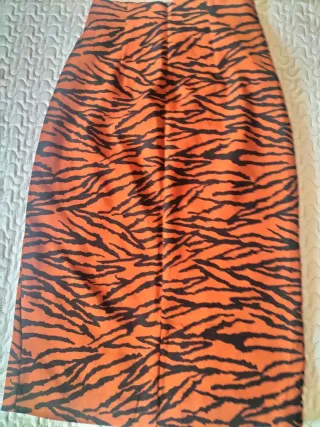 Falda midi estampado animal print