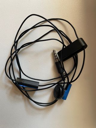 PS4 PlayStation + 1 mando + auriculares + 4 juegos