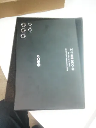 Tableta Negra y Multicolor