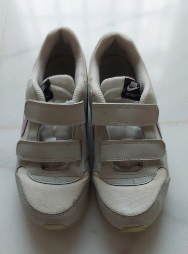 Tenis Nike Talla 33.5