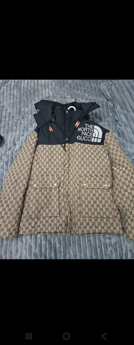 Chaqueta The North Face x Gucci Marrón y Negra
