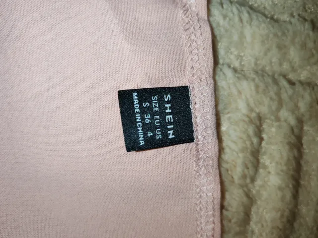 Body de tirantes rosa y negro