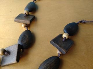 Collana geometrica in legno