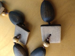 Collana geometrica in legno