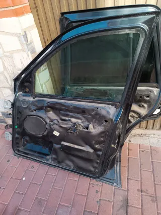 Jeep Grand Cherokee WJ Laredo puerta delantera