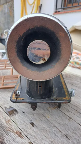 Máquina de coser Alfa antigua