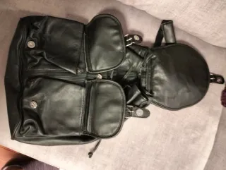 Mochila de Piel Negra Unisex