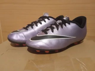 Botas fútbol Nike lila/negro T33