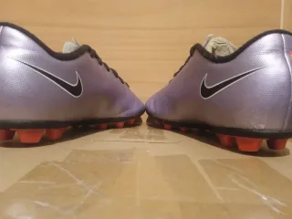 Botas fútbol Nike lila/negro T33