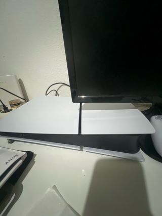 Ps5 Sony con 2 días de uso la doy con un mando