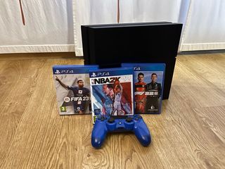 PS4 500GB con controller e 3 giochi