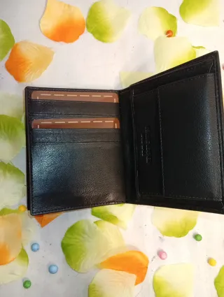 Cartera Genuin Leather Negra Piel