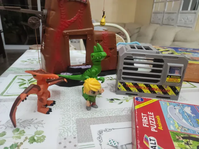 Lote juguetes Pinypon, Mega Bloks y puzzle