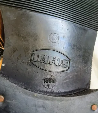 Stivaletti CC Tg. 43 1988 non più in uso.