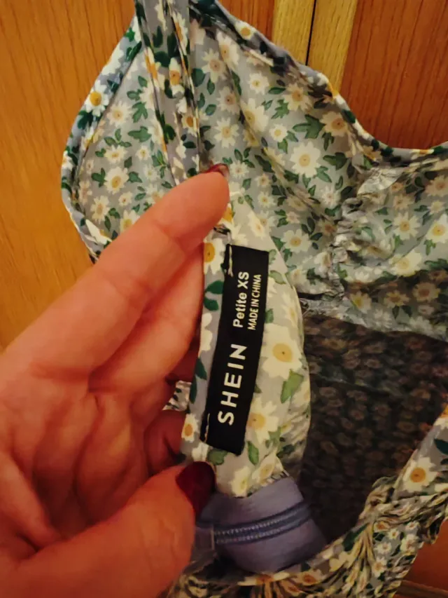 Vestido floral corto