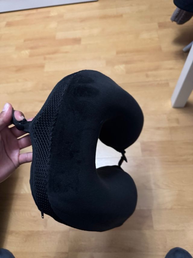 Cojín de viaje negro