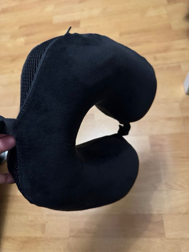 Cojín de viaje negro