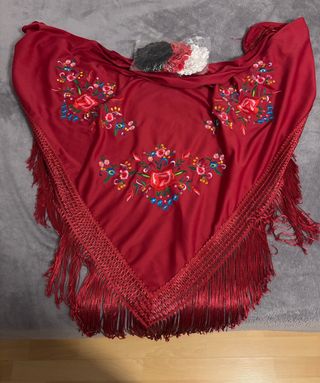 Manton Flamenco Bordado y Flores