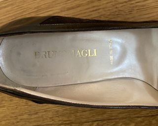 Scarpe Bruno Magli camoscio e vernice tacco