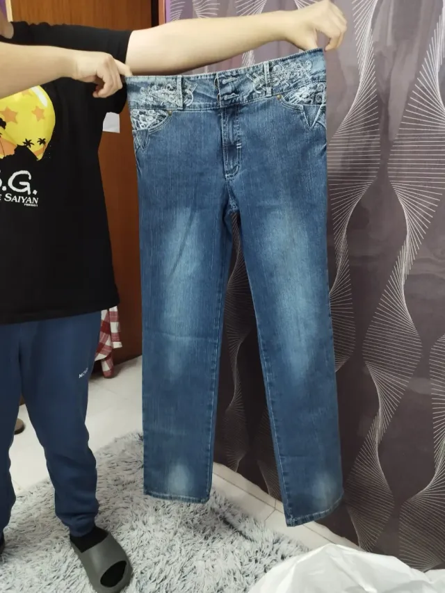 Vaqueros azules con detalles