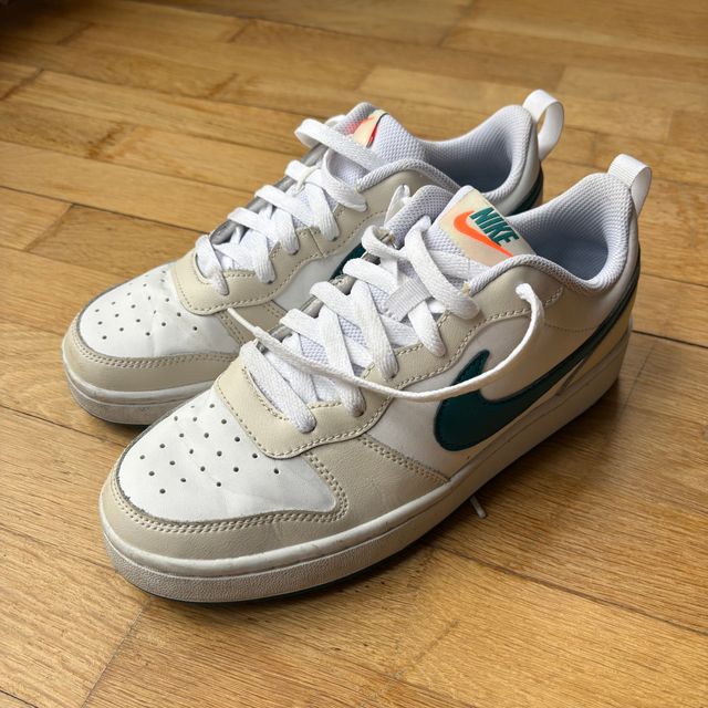 Zapatillas Nike Blancas y Verdes