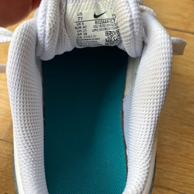 Zapatillas Nike Blancas y Verdes