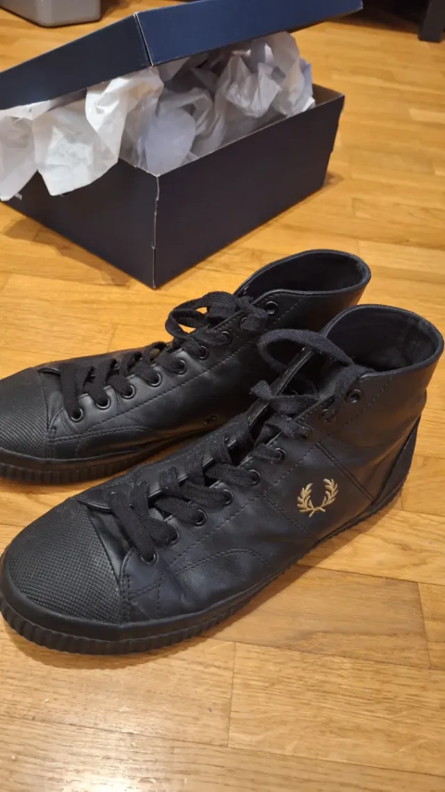 Botas Fred Perry Hughes Mid Leather Negras