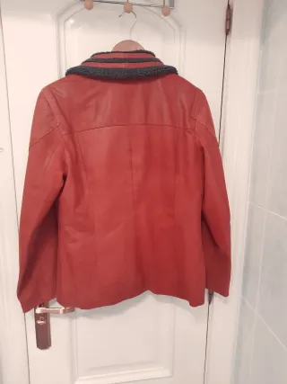 Cazadora cuero roja Talla 42