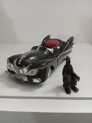 Auto nero Disney con personaggio