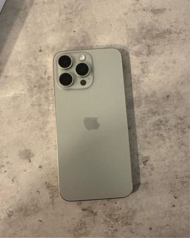 iPhone 15 Pro Max 256GB Gris Titanio