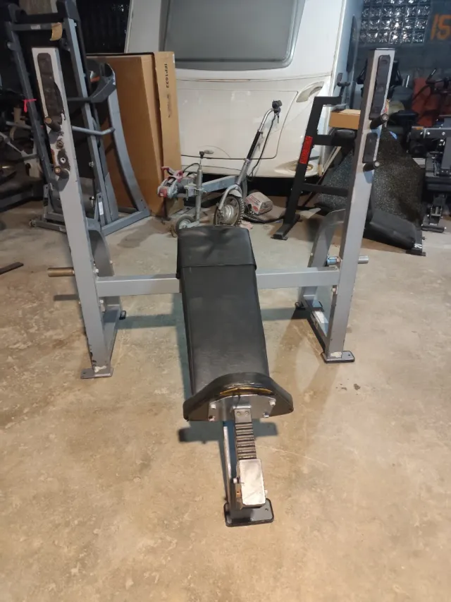 Banco de Press Matrix Inclinado