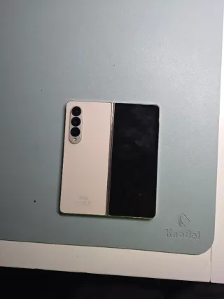 Samsung Galaxy Z Fold 4 Dorado