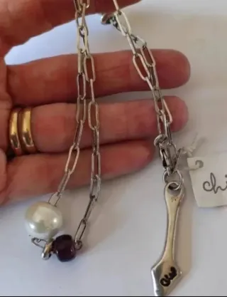 Collar zapato y broche flores bisutería