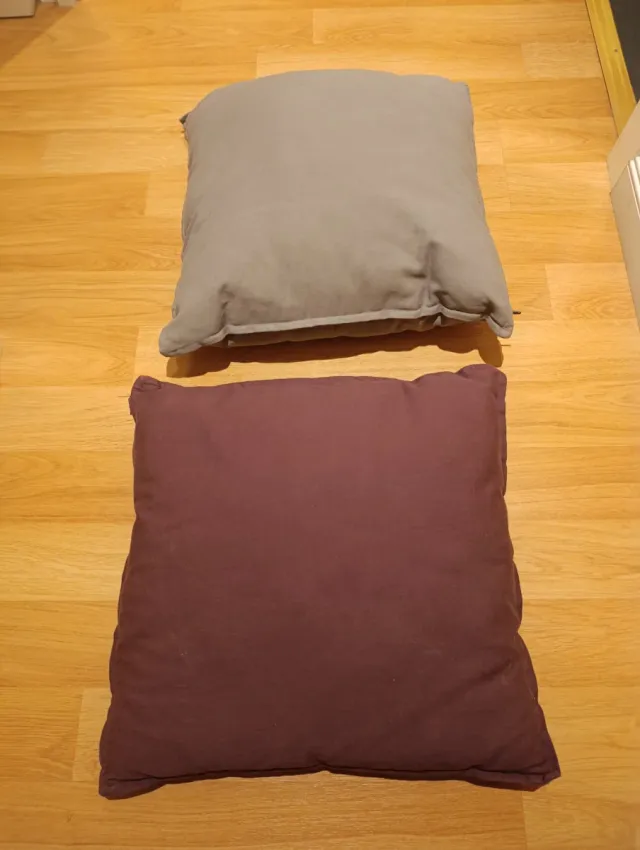 Vendo cojines 5 euros unidad