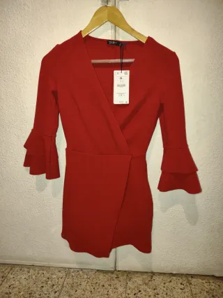 Mono Bershka rojo talla S