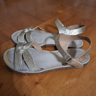 Sandalias doradas niña talla 35